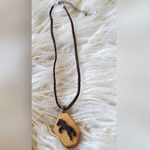 Horse Wooden Charm Pendant Necklace. 🌴